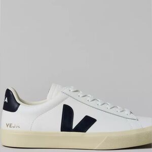 Veja White and Black Casual Sneakers 8 US / EU 39
